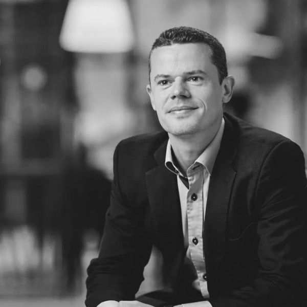 Profile shot for Leo Shapland